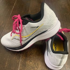 Saucony Women's Guide 14 Running Shoe